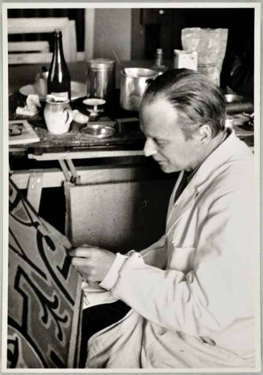 Paul Klee in seinem Atelier 1938